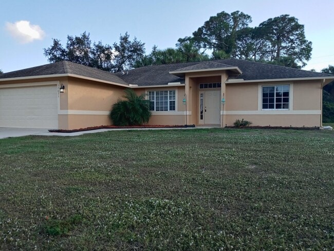 17031 Hillsborough Blvd in Port Charlotte, FL - Building Photo - Building Photo