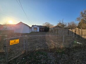 1210 N Crain St in Altus, OK - Building Photo - Building Photo