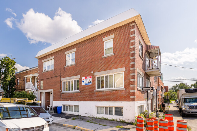 5870-5872 Cartier St in Montréal, QC - Building Photo - Building Photo