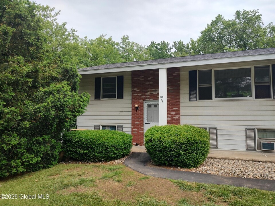 1 N High St in Ballston Spa, NY - Building Photo
