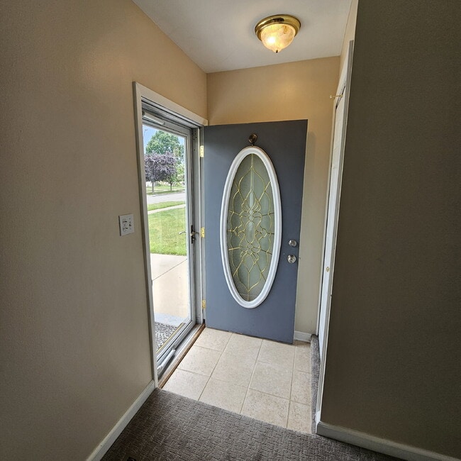 15565 Chestnut St in Roseville, MI - Building Photo - Building Photo