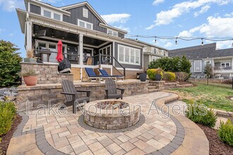 112 Sisters Cove Ct in Mooresville, NC - Building Photo - Building Photo