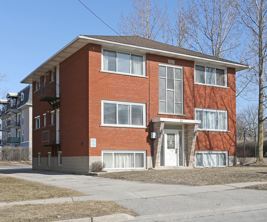 20 Raitar Ave in Kitchener, ON - Building Photo