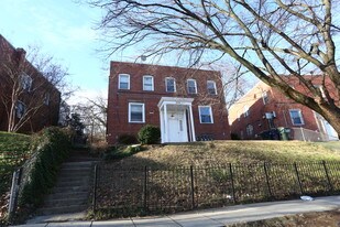 3133 Buena Vista Ter SE in Washington, DC - Building Photo