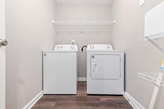 1010 Valley Rock Dr in Lithonia, GA - Building Photo - Building Photo