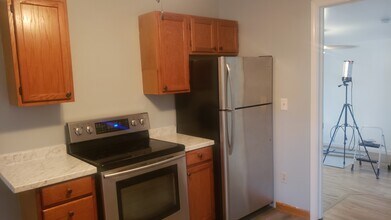 53 Franklin St, Unit A in Vernon, CT - Building Photo - Building Photo