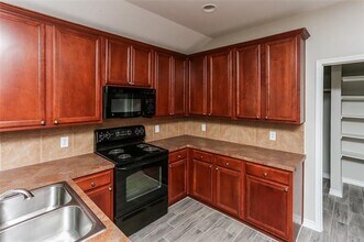 813 Keswick Dr in Desoto, TX - Building Photo - Building Photo