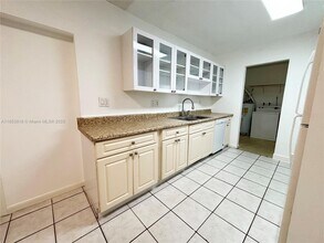 560 SW 50th Terrace in Margate, FL - Building Photo - Building Photo