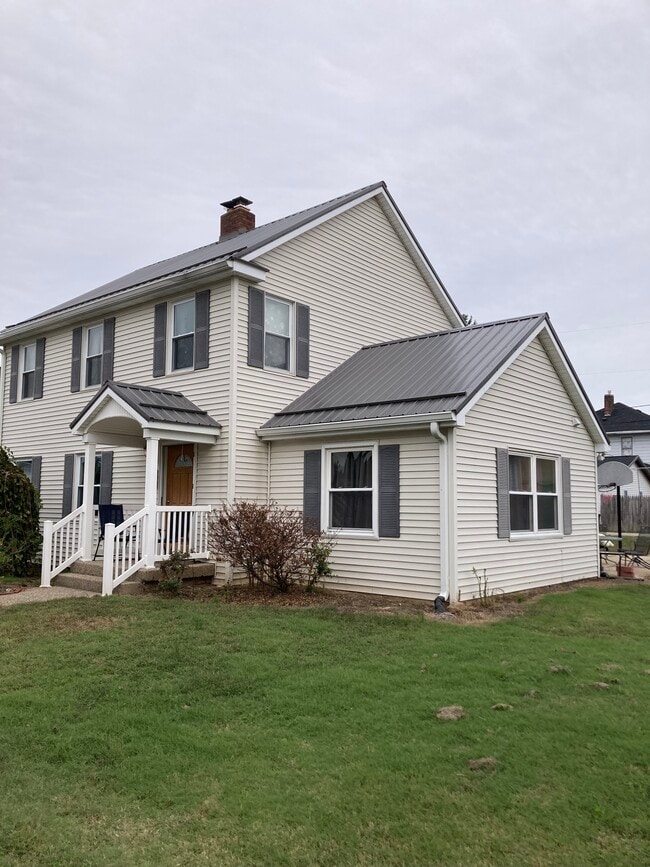 property at 8 Pine Ct