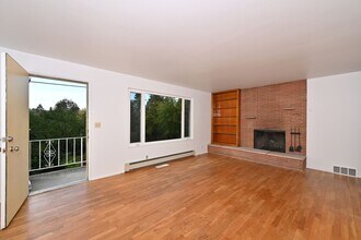 10344 45th Ave NE in Seattle, WA - Building Photo - Building Photo