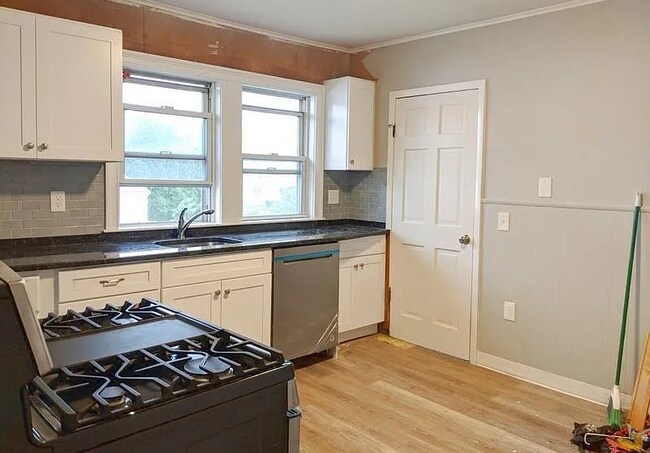 58 Buzzells Ln in Medford, MA - Building Photo - Building Photo