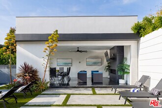 6201 Lindenhurst Ave in Los Angeles, CA - Building Photo - Building Photo