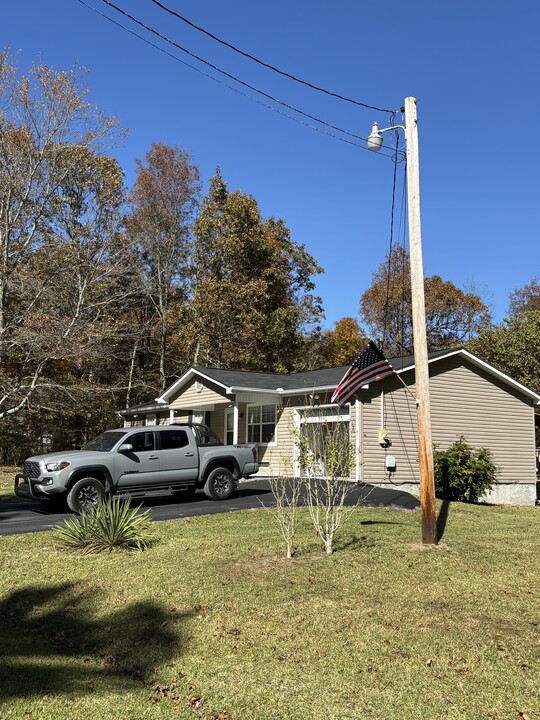 1015 Katta Trce in Crossville, TN - Building Photo