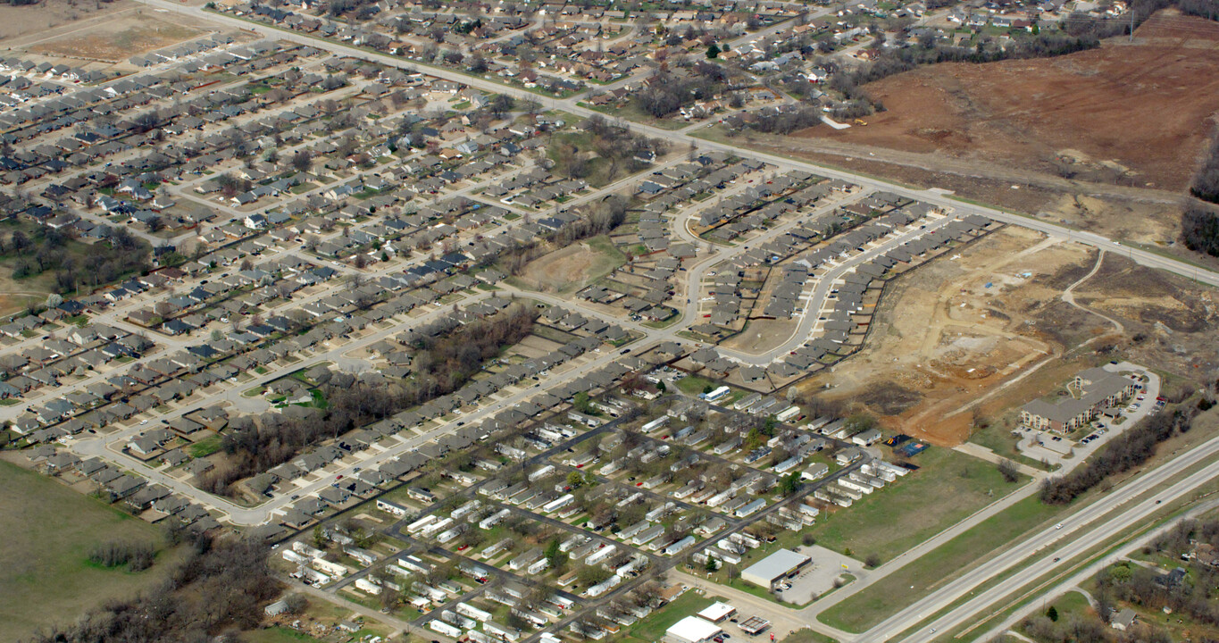 The Villas at Stone Creek Estates in Sand Springs, OK - Building Photo