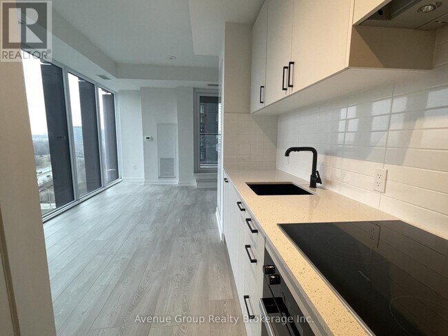 5 Quarrington Lane in Toronto, ON - Building Photo - Building Photo