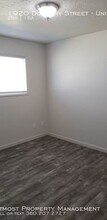 1920 Dorothy Ave-Unit -Unit 3 in Longview, WA - Building Photo - Building Photo
