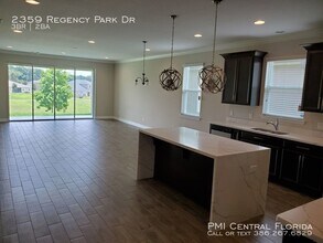 2359 Regency Park Dr in DeLand, FL - Building Photo - Building Photo
