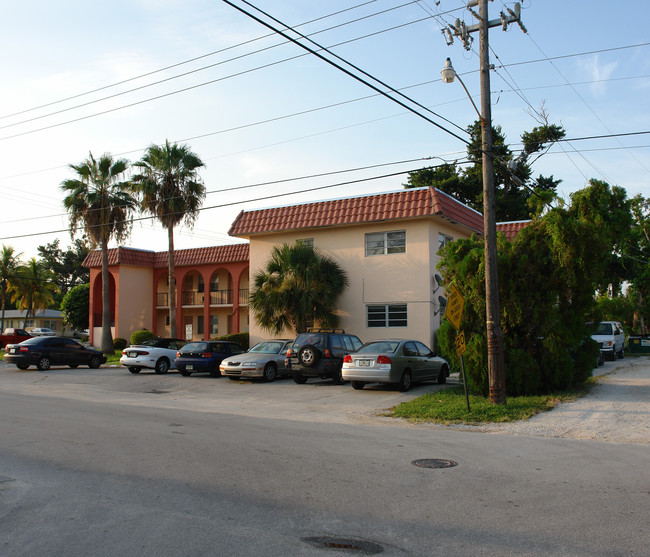 820 SE 18th St in Fort Lauderdale, FL - Foto de edificio - Building Photo