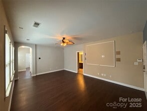 2225 Camalier Ln in Charlotte, NC - Building Photo - Building Photo