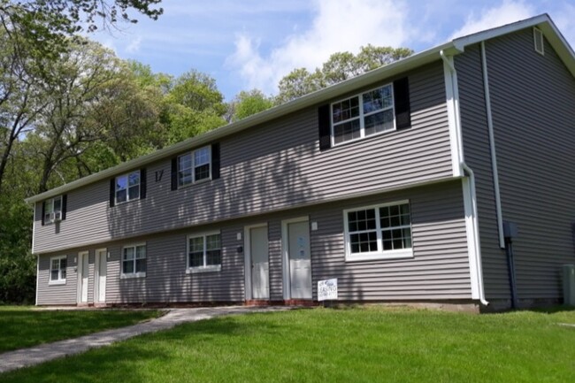 Carriage House Townhomes in Storrs Mansfield, CT - Building Photo - Building Photo