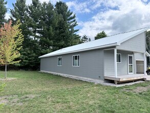 230 Ridge St in Boyne City, MI - Building Photo - Building Photo