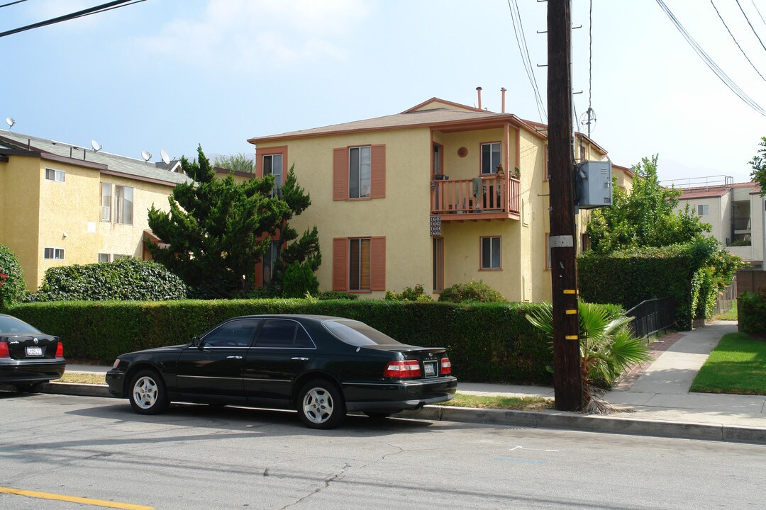 1640-1646 Scott Rd in Burbank, CA - Building Photo