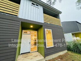 136 Greentree Dr in Lafayette, LA - Building Photo