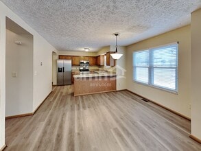 254 Oxford Dr SW in Pataskala, OH - Building Photo - Building Photo