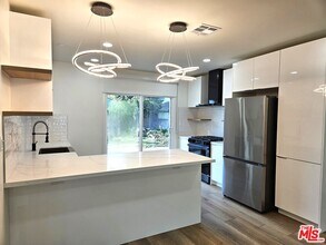 5540 Parkcrest St in Long Beach, CA - Building Photo - Building Photo