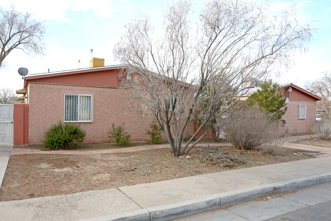 1120 Lead Ave SW in Albuquerque, NM - Foto de edificio