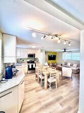 5893 Williamson Rd in Jupiter, FL - Building Photo - Building Photo