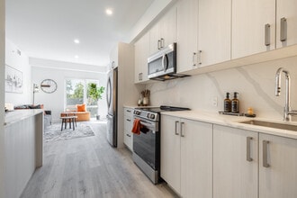 The Landing on Main in Ottawa, ON - Building Photo - Interior Photo