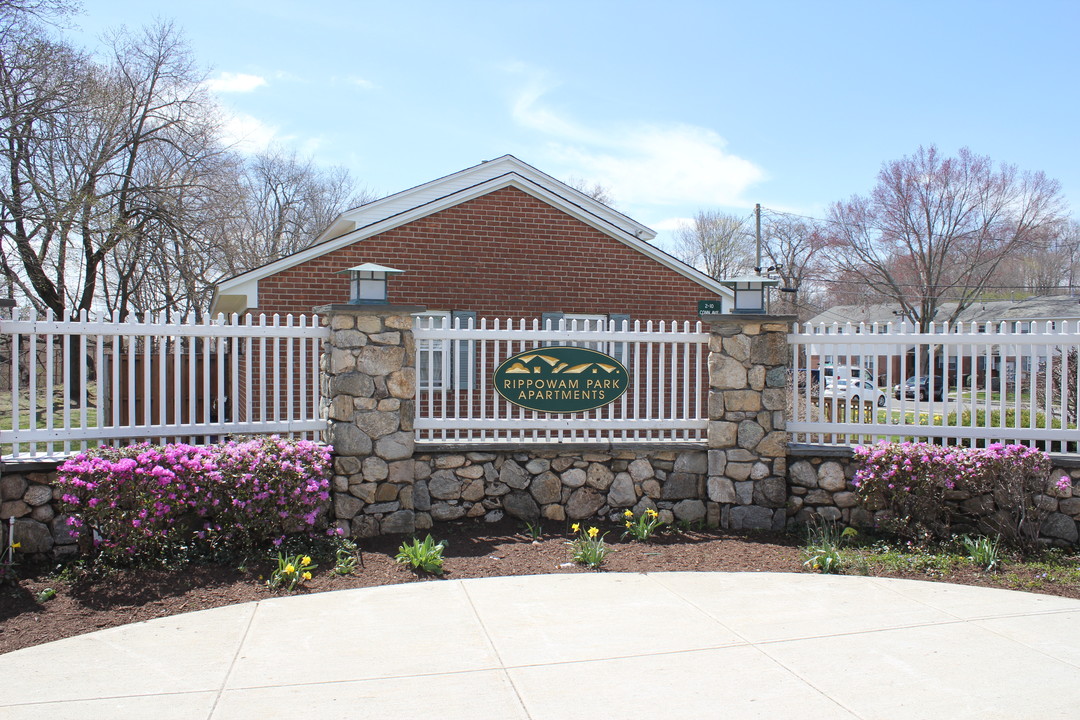 Rippowam Park in Stamford, CT - Building Photo