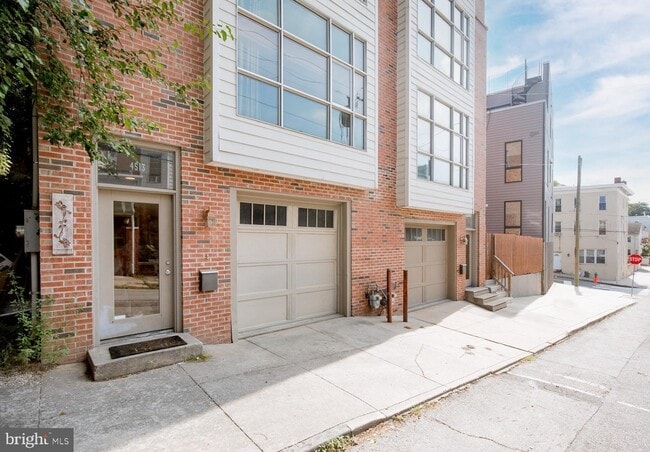 4513 Silverwood St in Philadelphia, PA - Foto de edificio - Building Photo