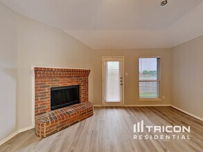 626 Chapman Dr in Lancaster, TX - Building Photo - Building Photo