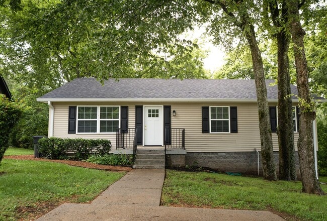 258 Chestnut Ln