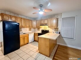 78 Lindley St in Bridgeport, CT - Building Photo