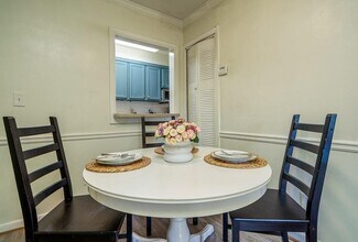 2805 NE Expy NE in Atlanta, GA - Building Photo - Building Photo