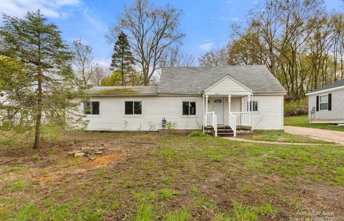 393 Elder St in Ypsilanti, MI - Building Photo