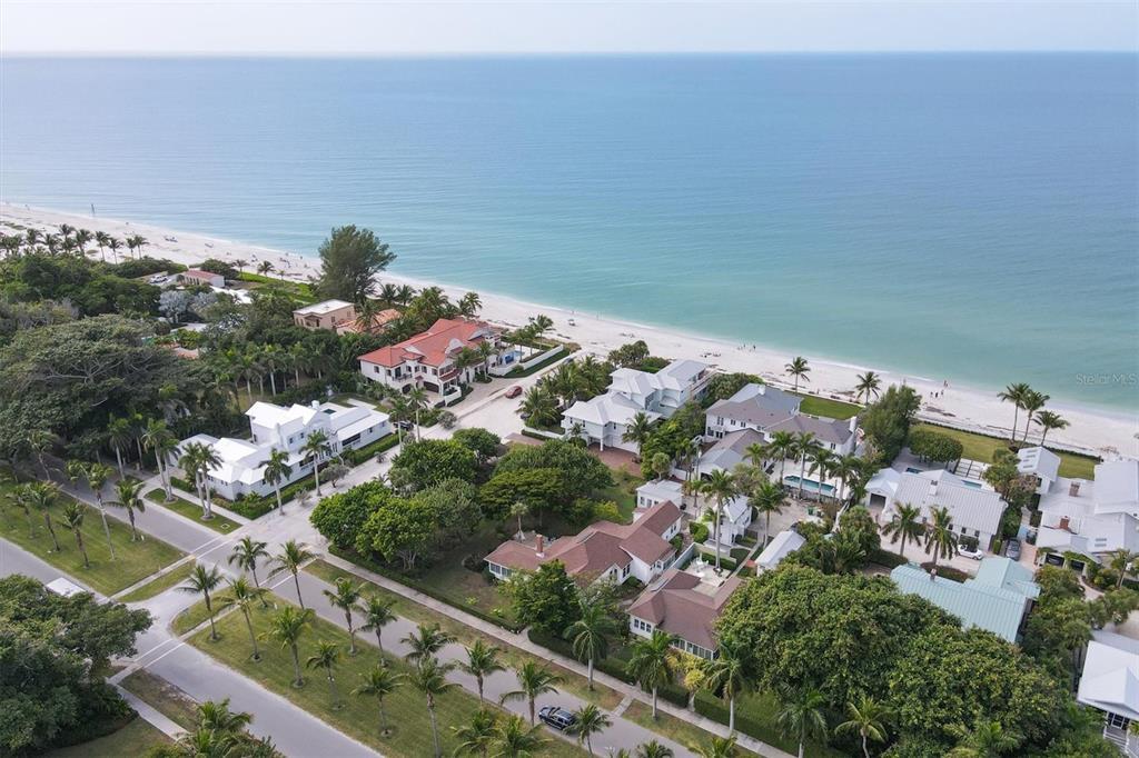 241 Gilchrist Ave in Boca Grande, FL - Building Photo