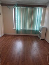 24-32 23rd St in Queens, NY - Foto de edificio - Building Photo