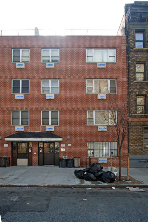 934 Dekalb Ave in Brooklyn, NY - Building Photo