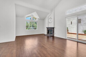 25961 Galway Dr in Lake Forest, CA - Foto de edificio - Building Photo