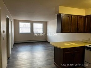 47 Sanford St in Bangor, ME - Building Photo - Building Photo