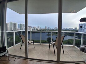 3625 N Country Club Dr in Aventura, FL - Building Photo