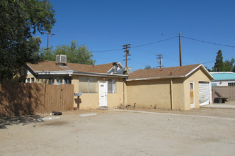 38128 10th St E in Palmdale, CA - Building Photo - Building Photo