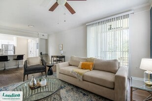 2801 Biltmore Park Dr in Orlando, FL - Building Photo