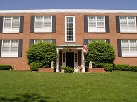 2821 Laclede Station Rd, Unit B-8