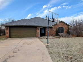 601 Cavecreek St in Norman, OK - Building Photo - Building Photo