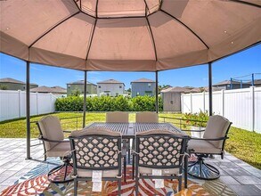 403 Argyll Dr in Spring Hill, FL - Building Photo - Building Photo